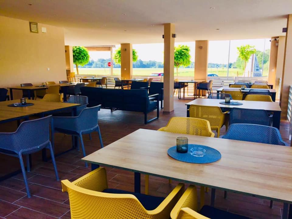 Restavracija In Prenocisca Carda Hotel Martjanci Bagian luar foto