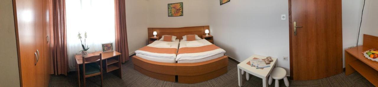 Restavracija In Prenocisca Carda Hotel Martjanci Bagian luar foto