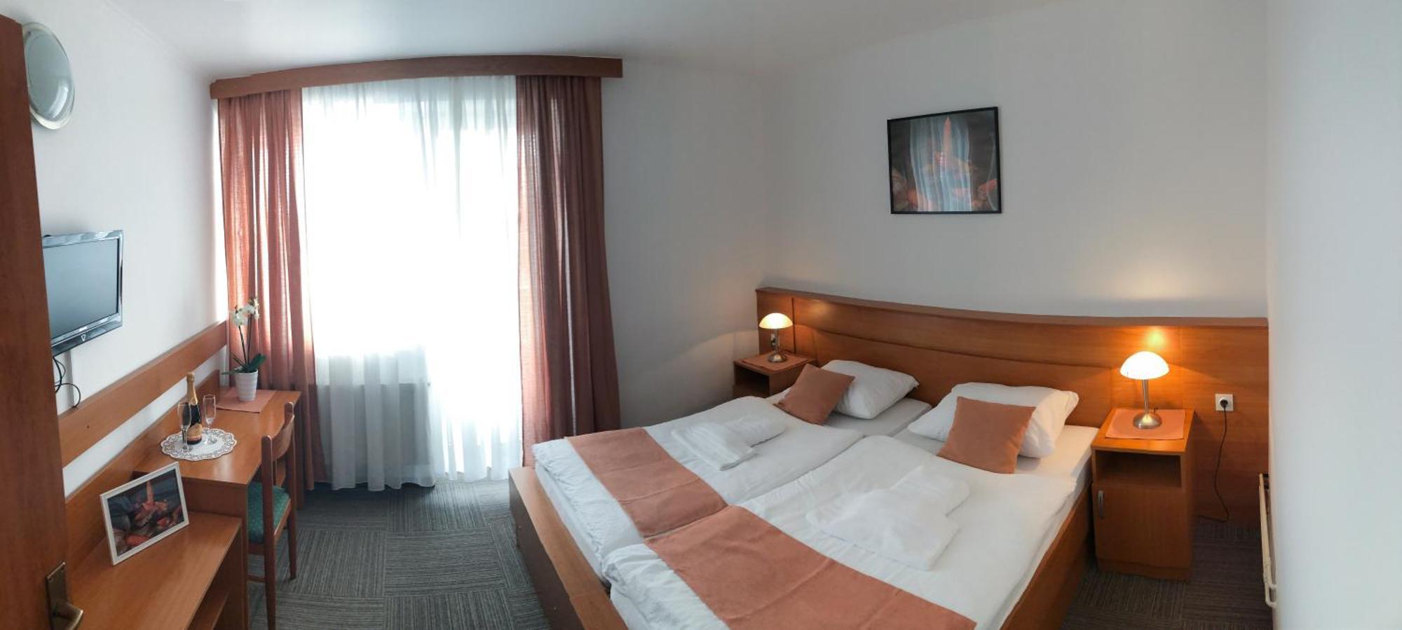 Restavracija In Prenocisca Carda Hotel Martjanci Bagian luar foto